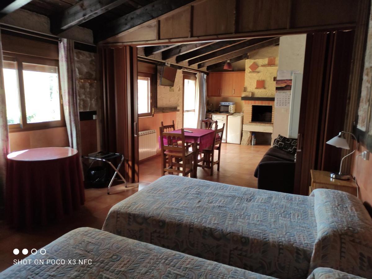 Apartamentos Turisticos Los Abuelos Montemayor de Pililla Bagian luar foto