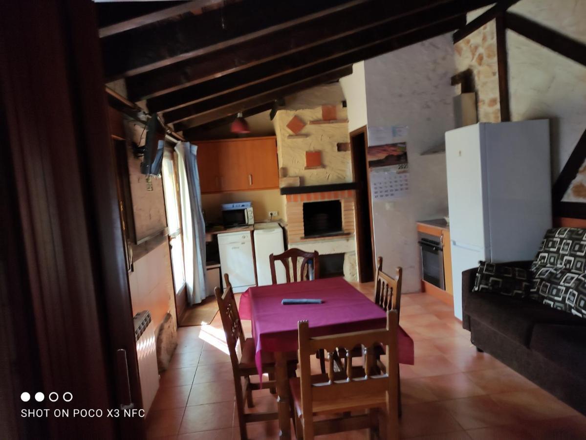 Apartamentos Turisticos Los Abuelos Montemayor de Pililla Bagian luar foto