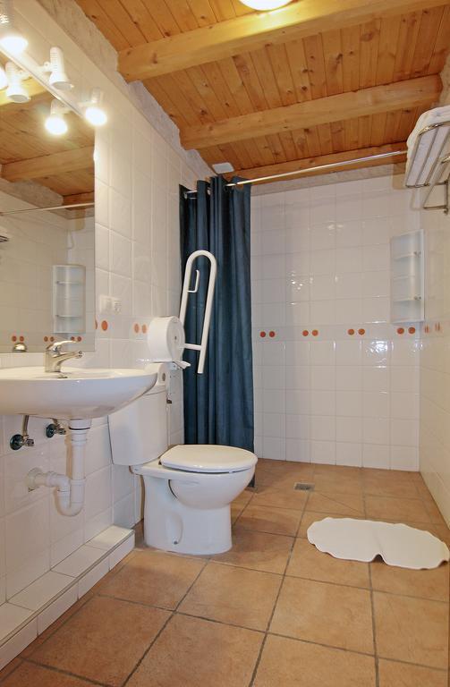 Apartamentos Turisticos Los Abuelos Montemayor de Pililla Bagian luar foto